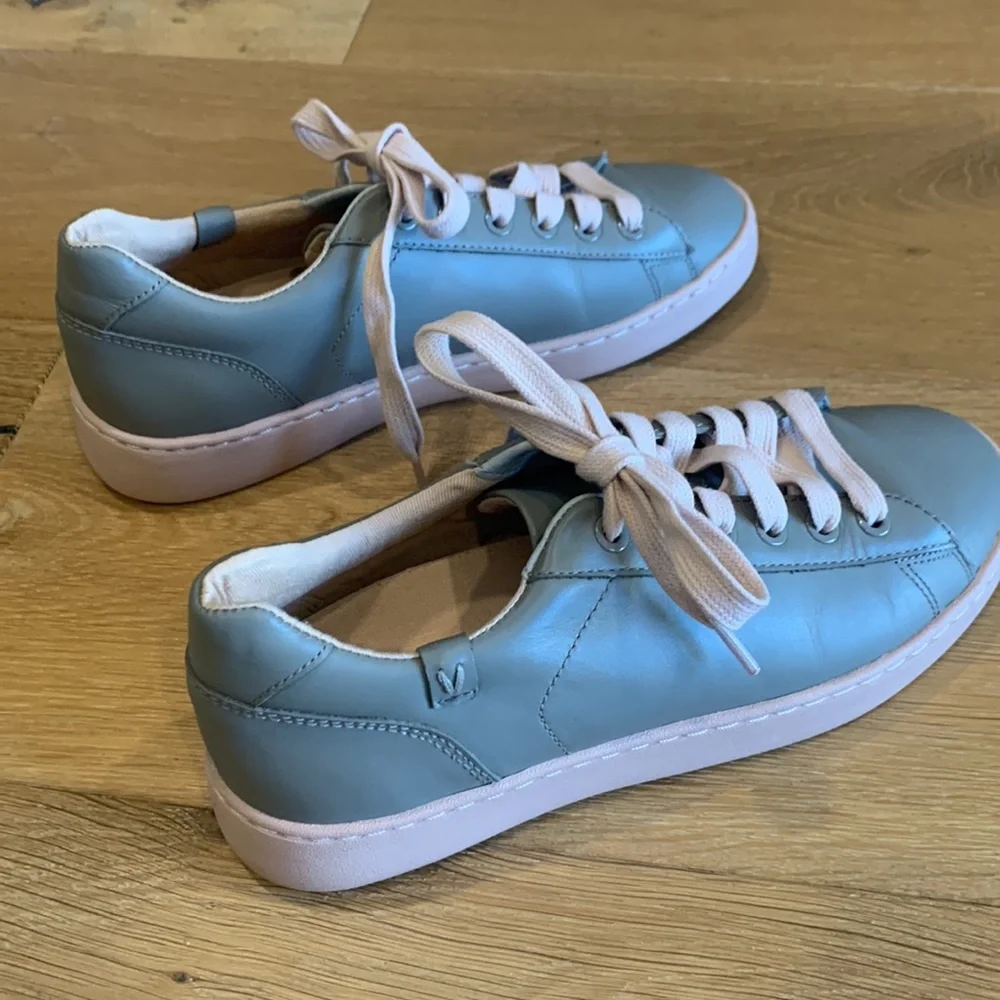 Vionic Pro Women's Mable Sneaker - Picture 5 of 9